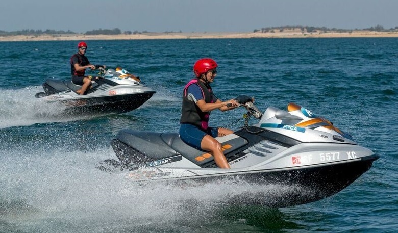 How to Prevent a Collision Between Two Boats How to Prevent a Collision Between Two Boats
